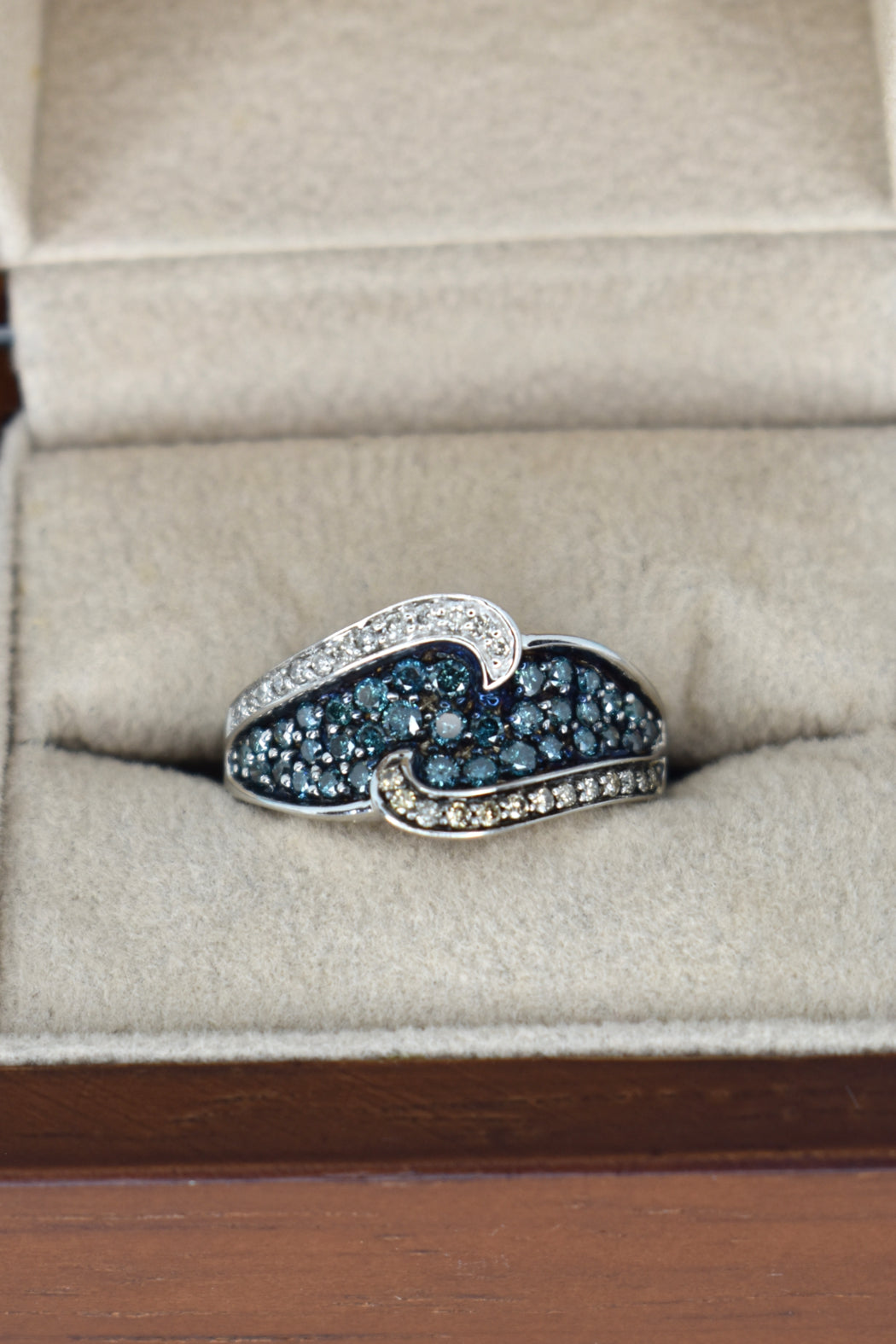 10kt White Gold Multi-Colored Diamond Ring