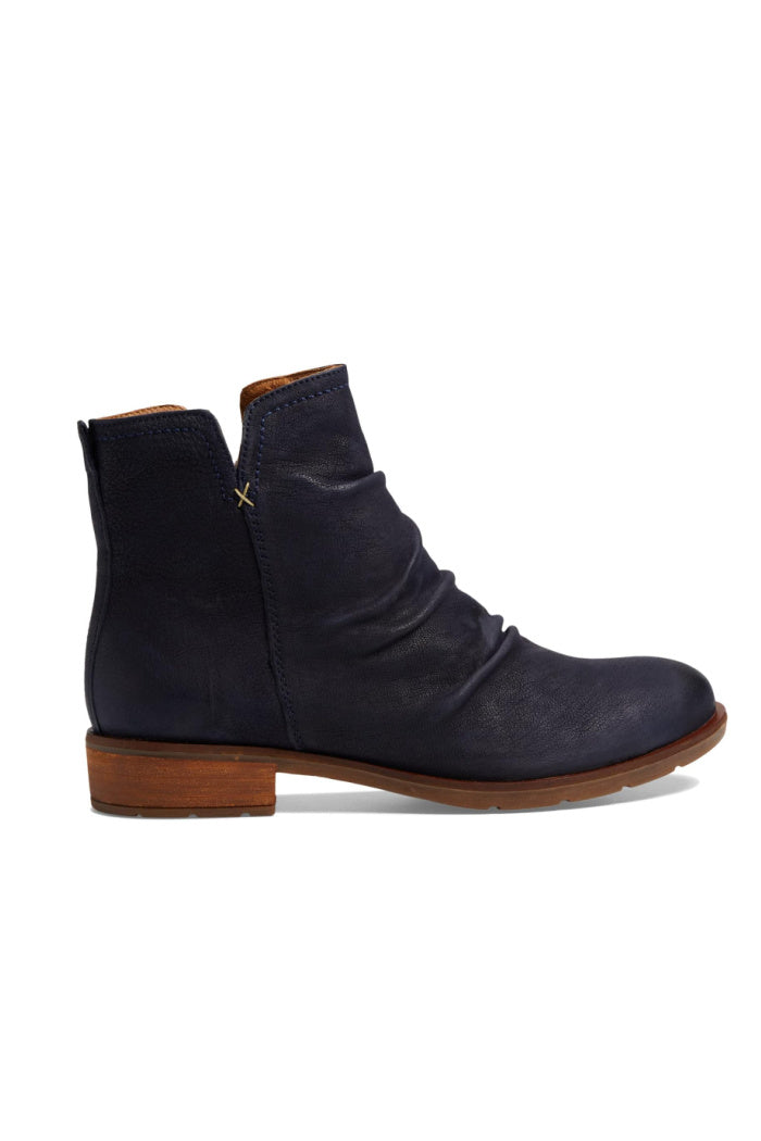 Sofft Beckie Boots in Black