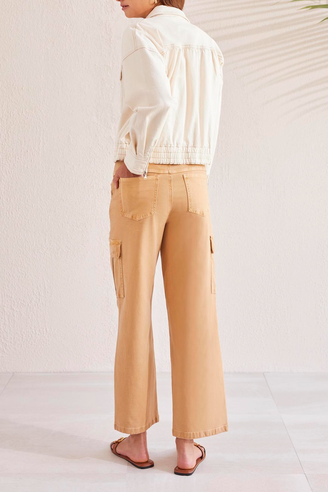 Brooke Hugging Wide Jean w/Cargo Pocket- Caramel