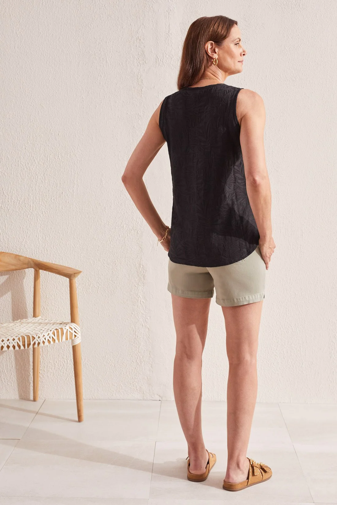 TEXTURED V-NECK TANK WITH SIDE SLITS
