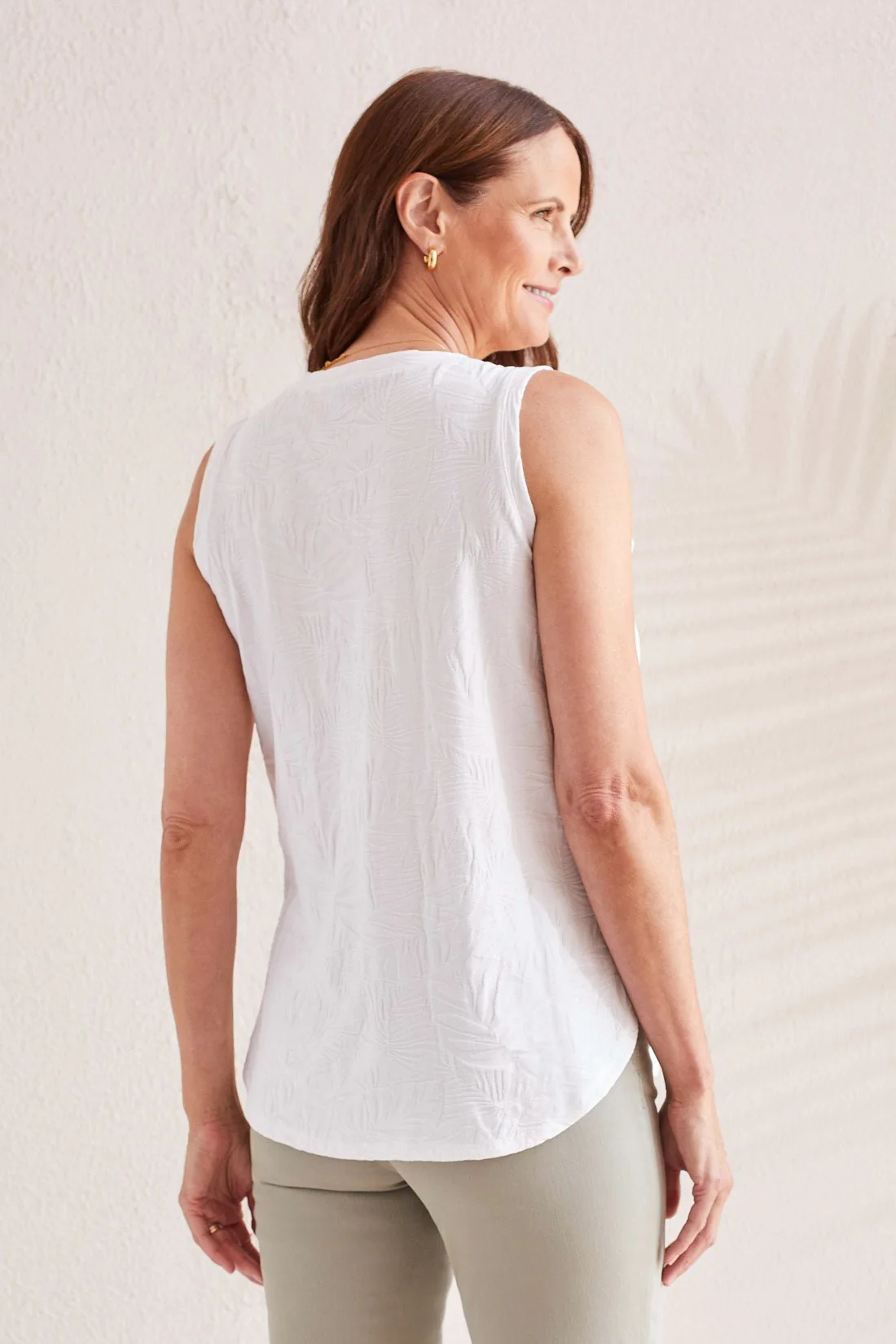 TEXTURED V-NECK TANK WITH SIDE SLITS