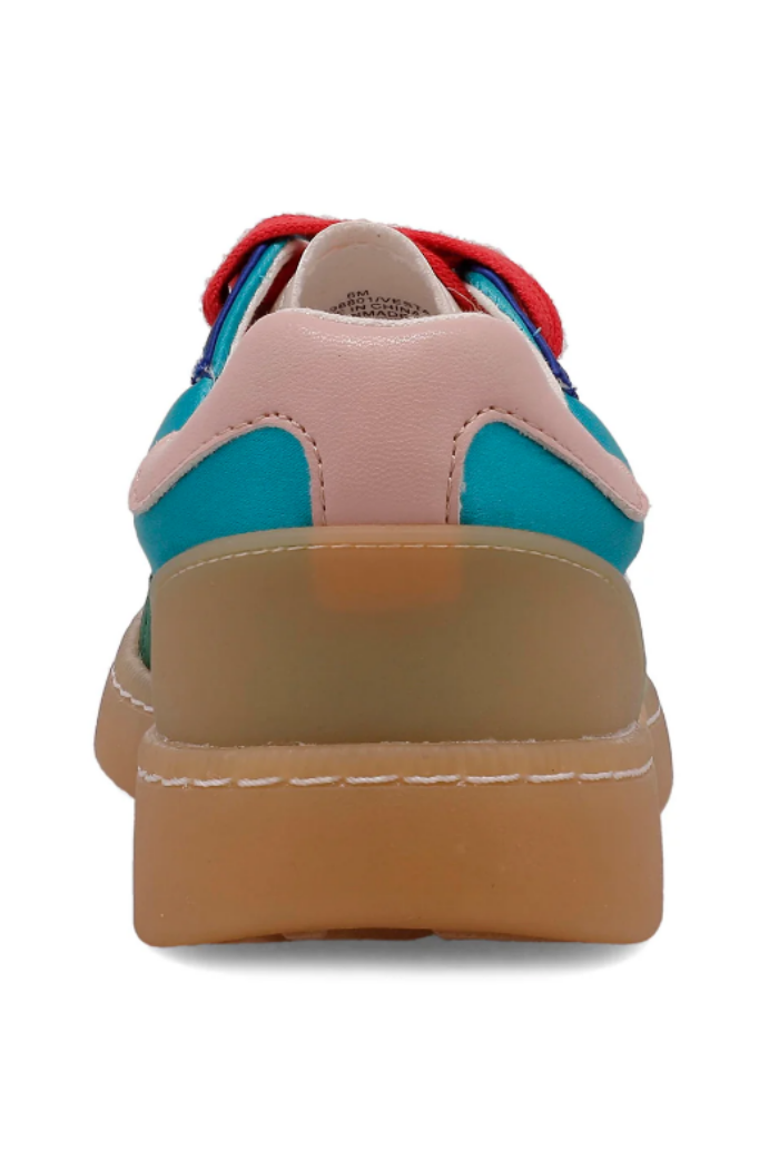 Vesta Sneaker