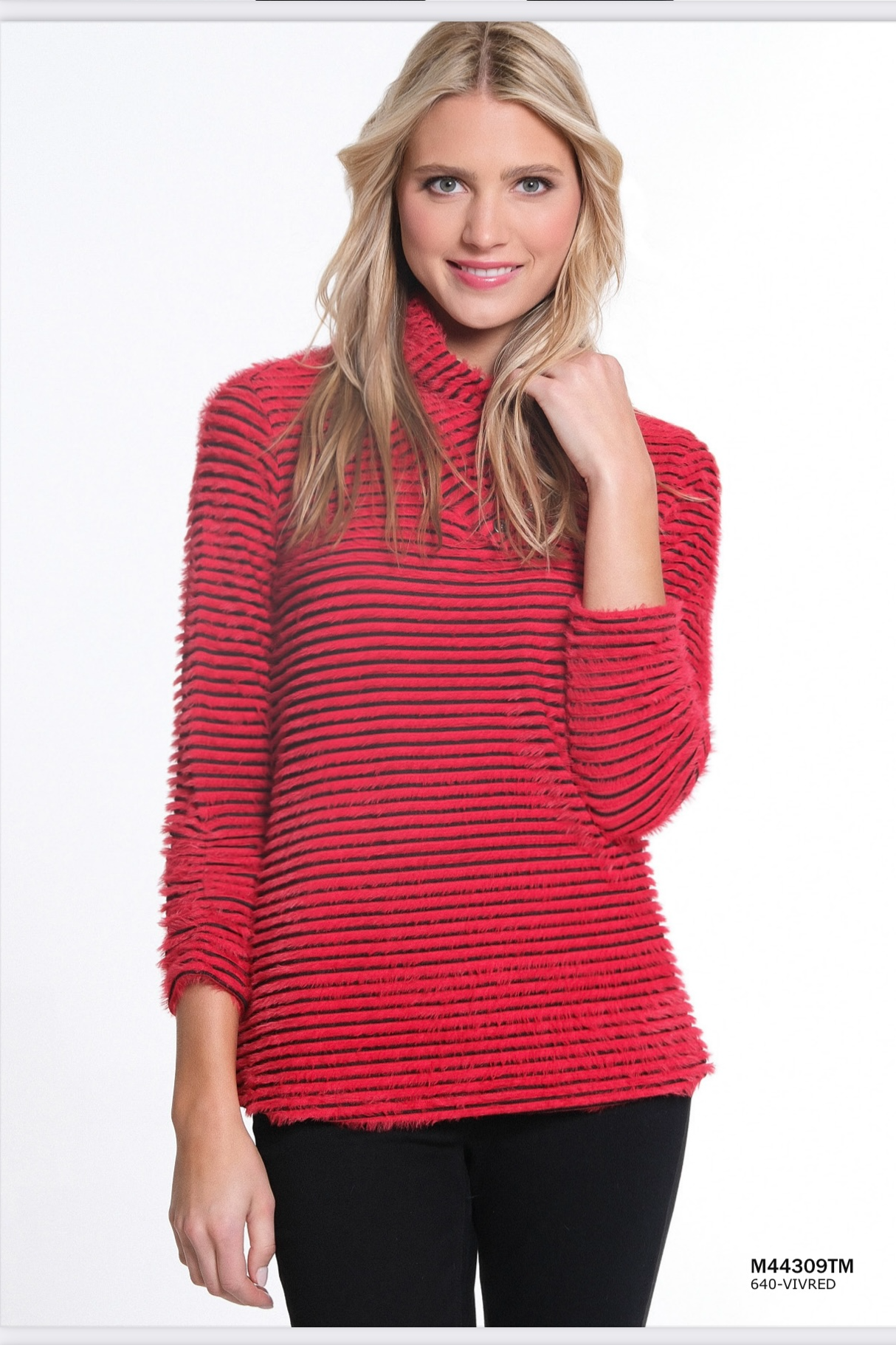 3/4 bungee sleeve 3 button shirred collar top