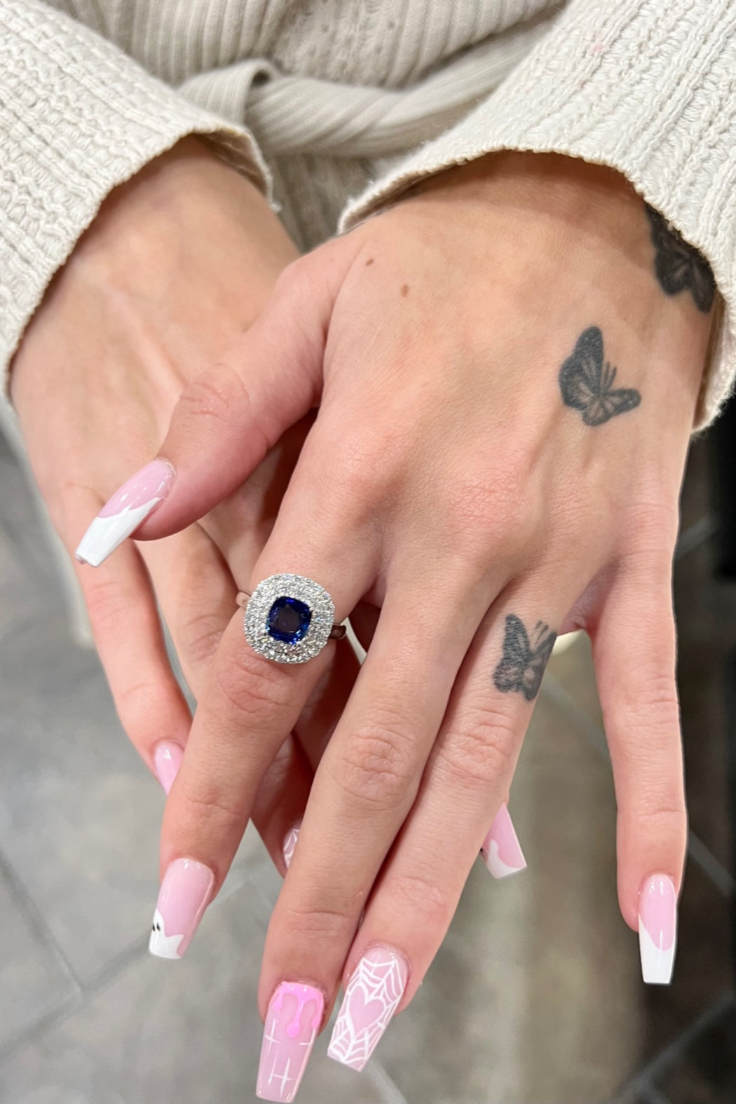 18kt White Gold Sapphire & Diamond Ring