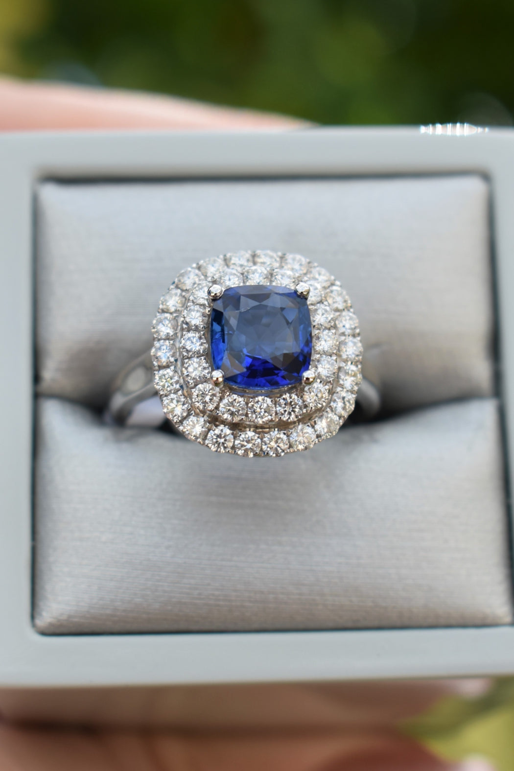 18kt White Gold Sapphire & Diamond Ring