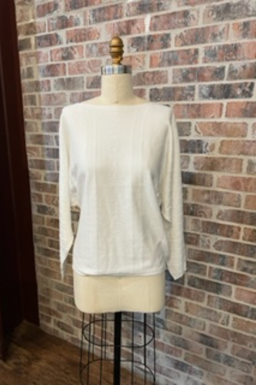 Boat neck Sweater with Shirt Tail Bottom