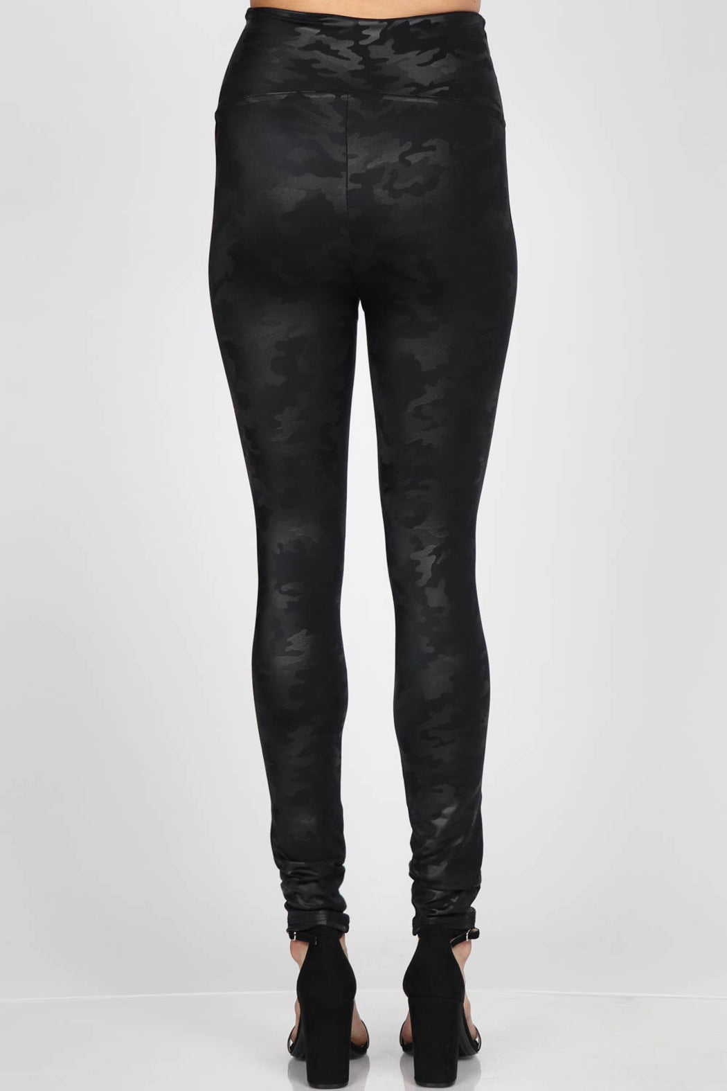 Camo print leatherette legging