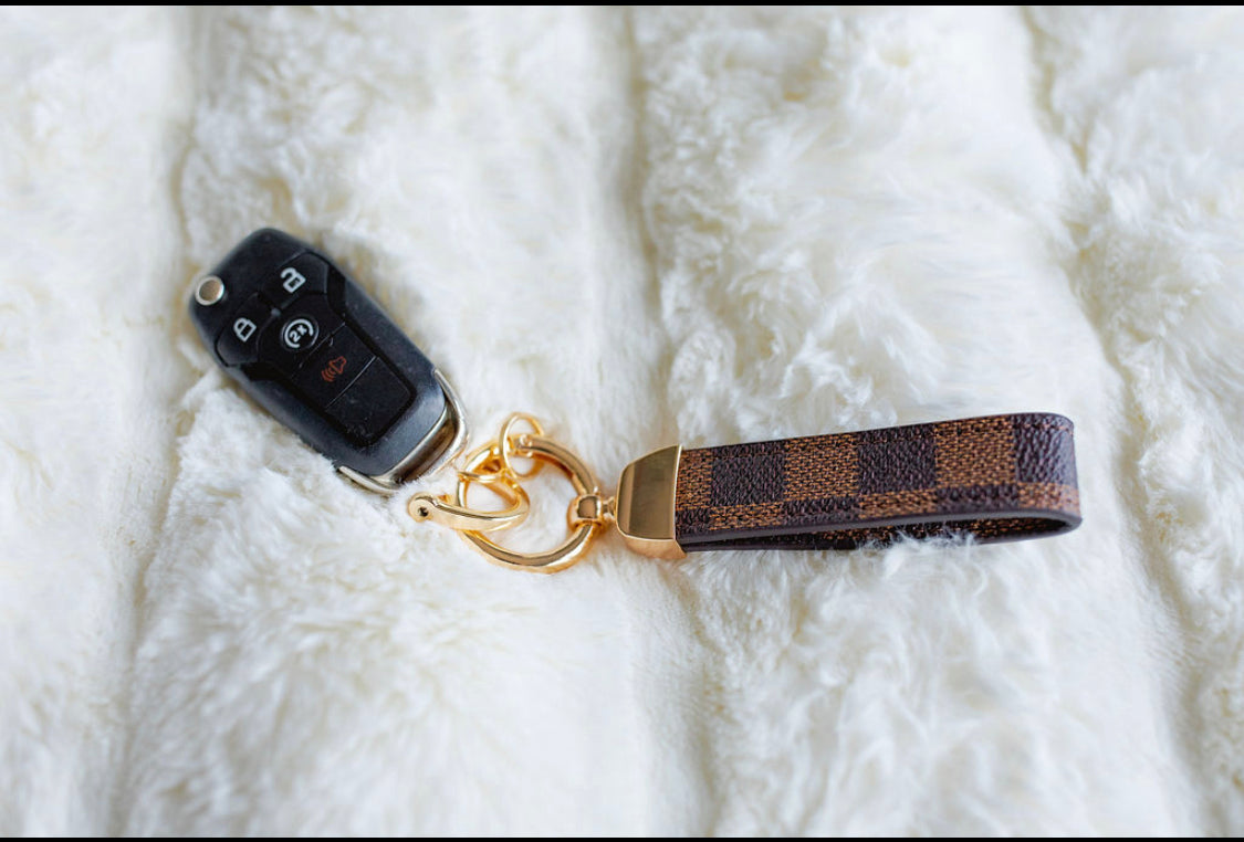 193418 Liza London Check Key Fob Keychain