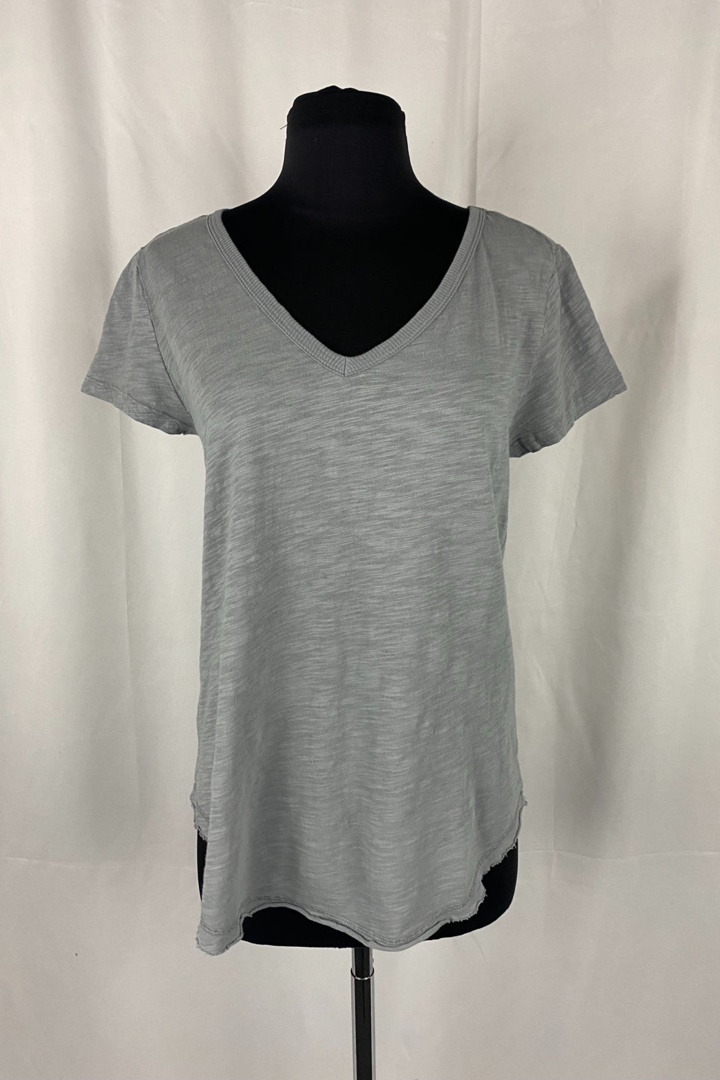 V- Tail Slub Shirt
