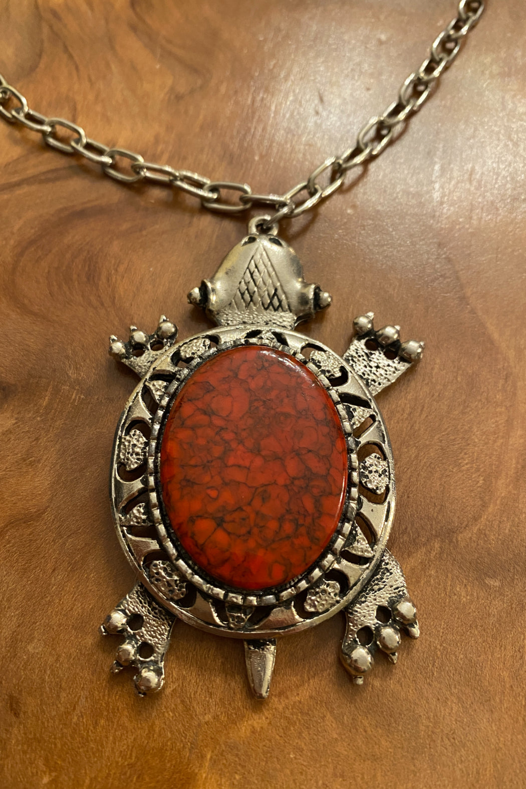 Vintage Silvertone Agate Turtle Necklace