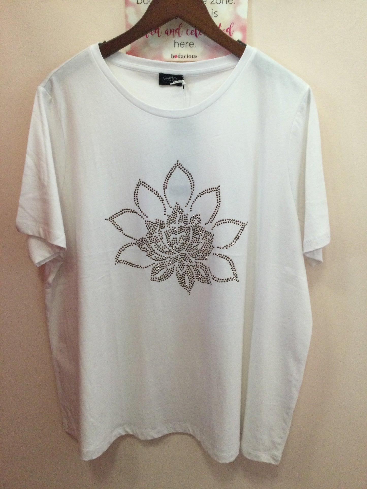 Yesta Yazleen tee