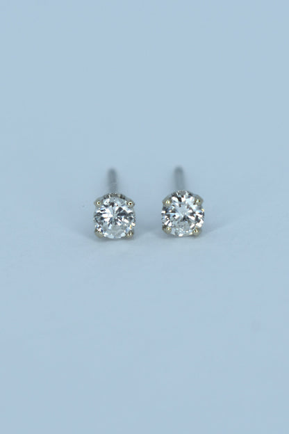 14kt W/Gold Round Diamond (.27cttw) Stud Earrings