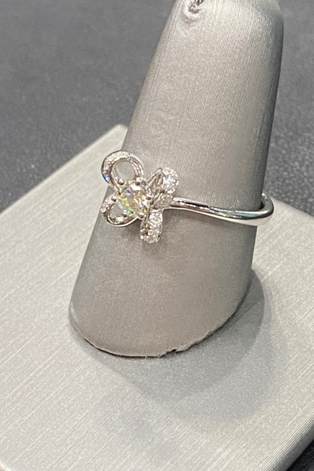 14kt White Gold Diamond Ring