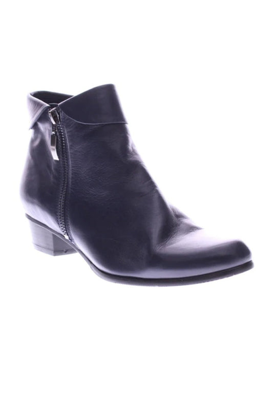 Spring Step Stockholm Bootie in Navy Leather