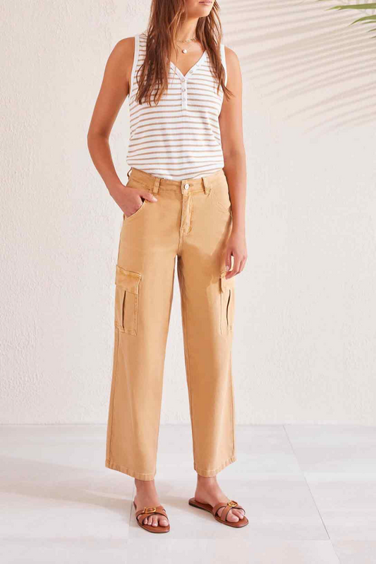 Brooke Hugging Wide Jean w/Cargo Pocket- Caramel