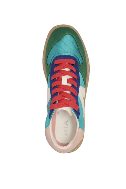 Vesta Sneaker