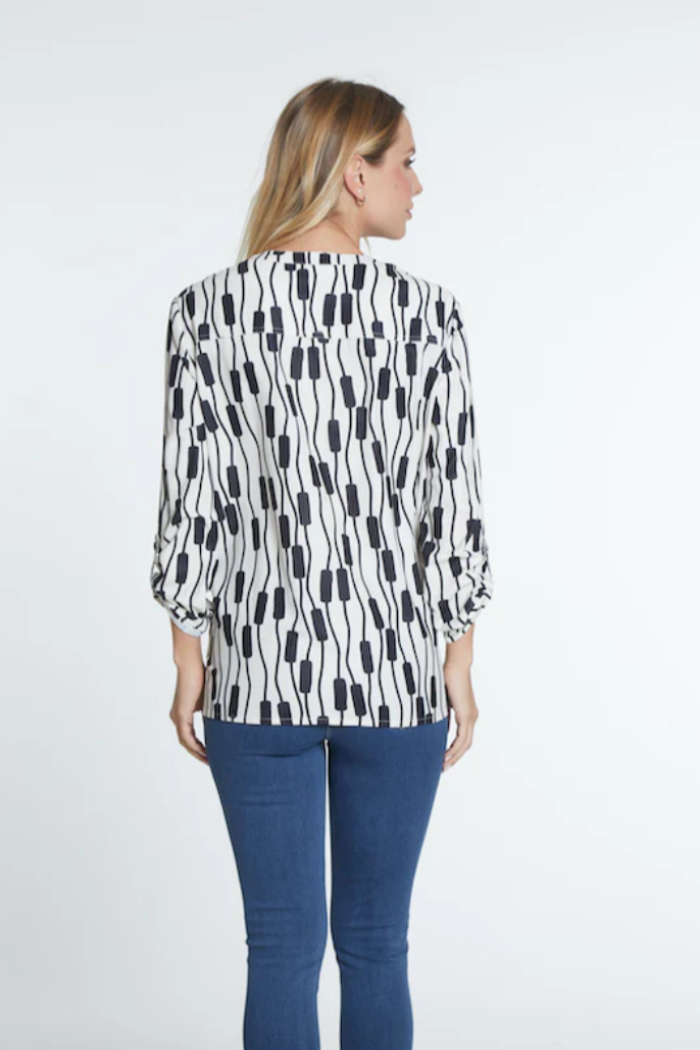 3/4 SLEEVE 2 POCKET BUTTON FRONT TOP