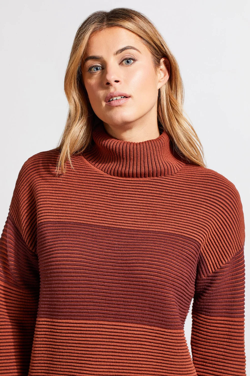 Two-Tone Ottoman Turtleneck Tunic Sweater - Marsala