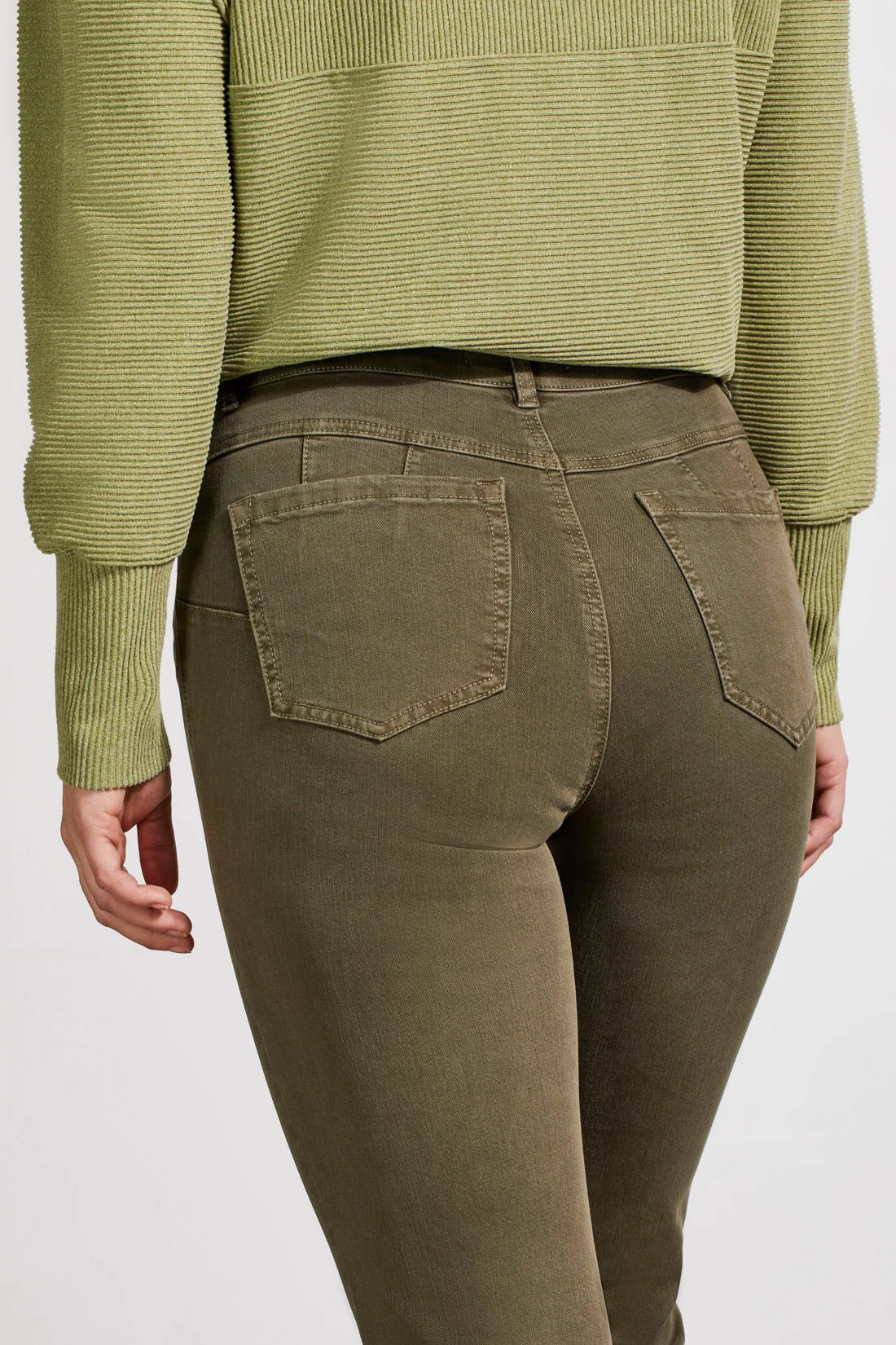 SOPHIA CURVY MICRO FLARE JEANS