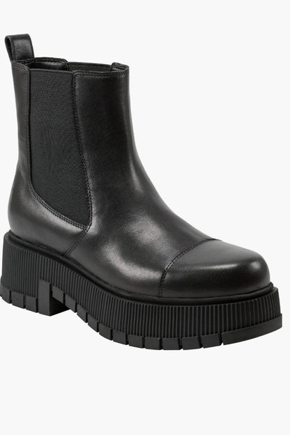 Bermuda Lug Sole Chelsea Boot