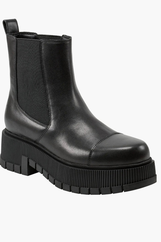 Bermuda Lug Sole Chelsea Boot