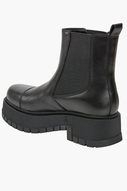 Bermuda Lug Sole Chelsea Boot