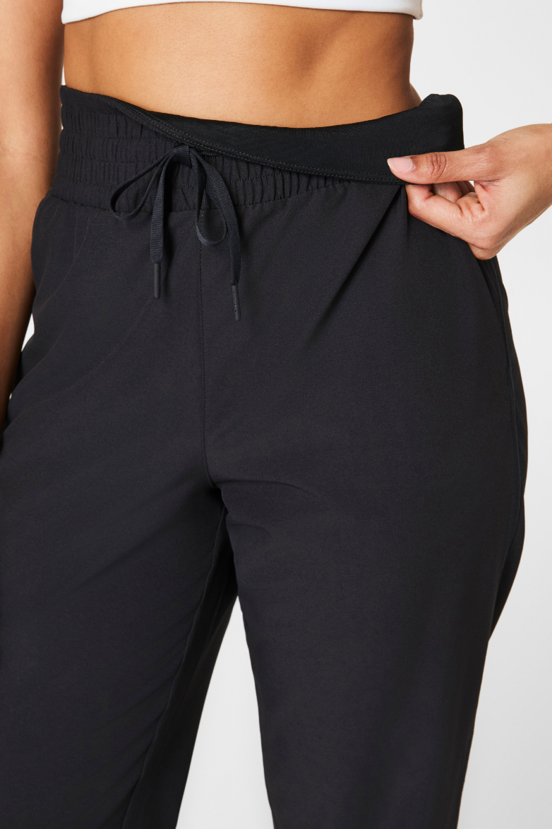 On The Move Slim Pant- Very Black