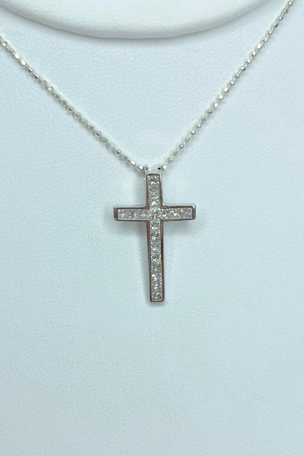 18kt White Gold Diamond Cross Pendant