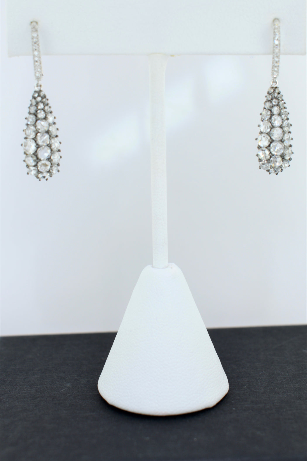 18kt White Gold Diamond Earrings