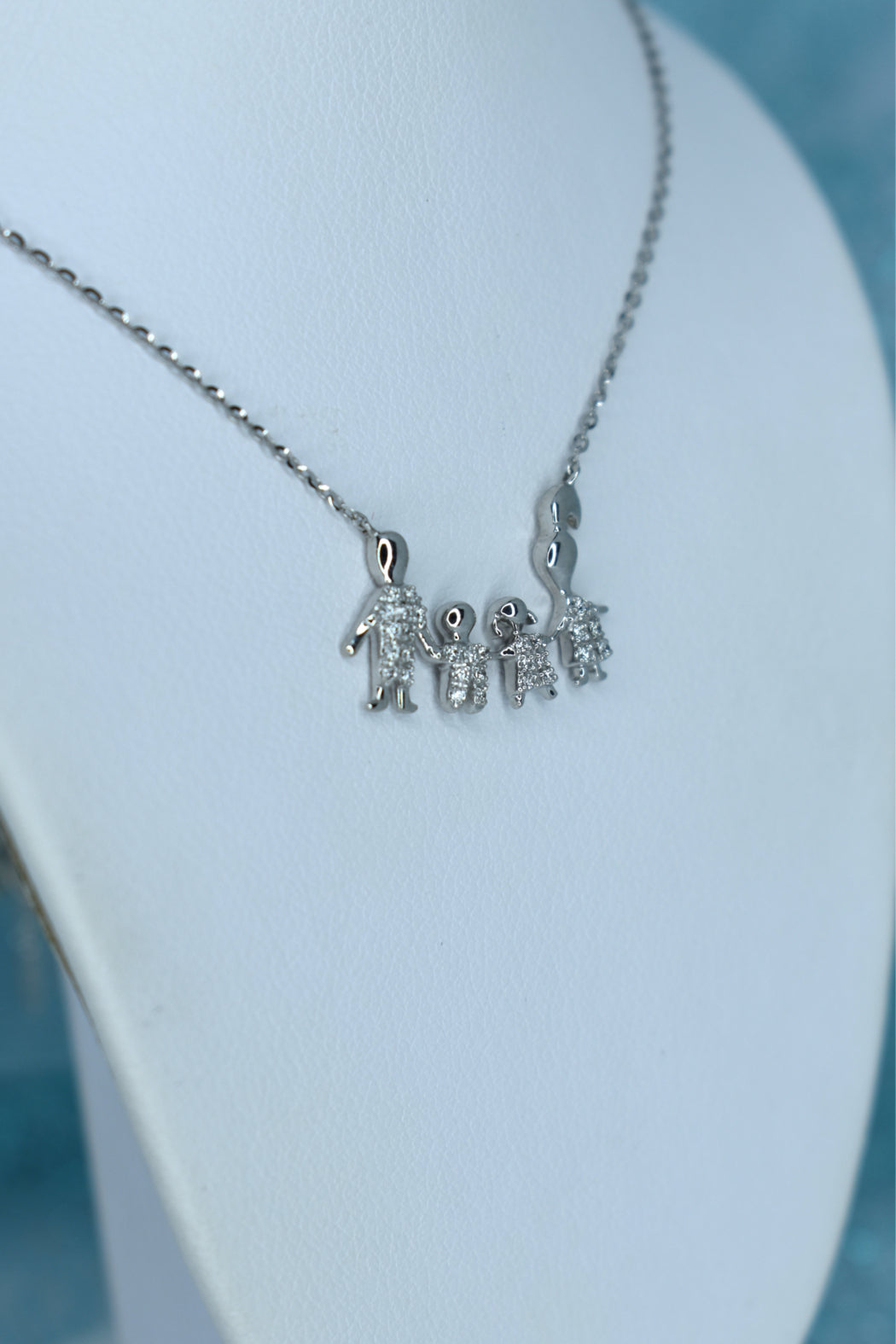 18kt White Gold Diamond Family Necklace
