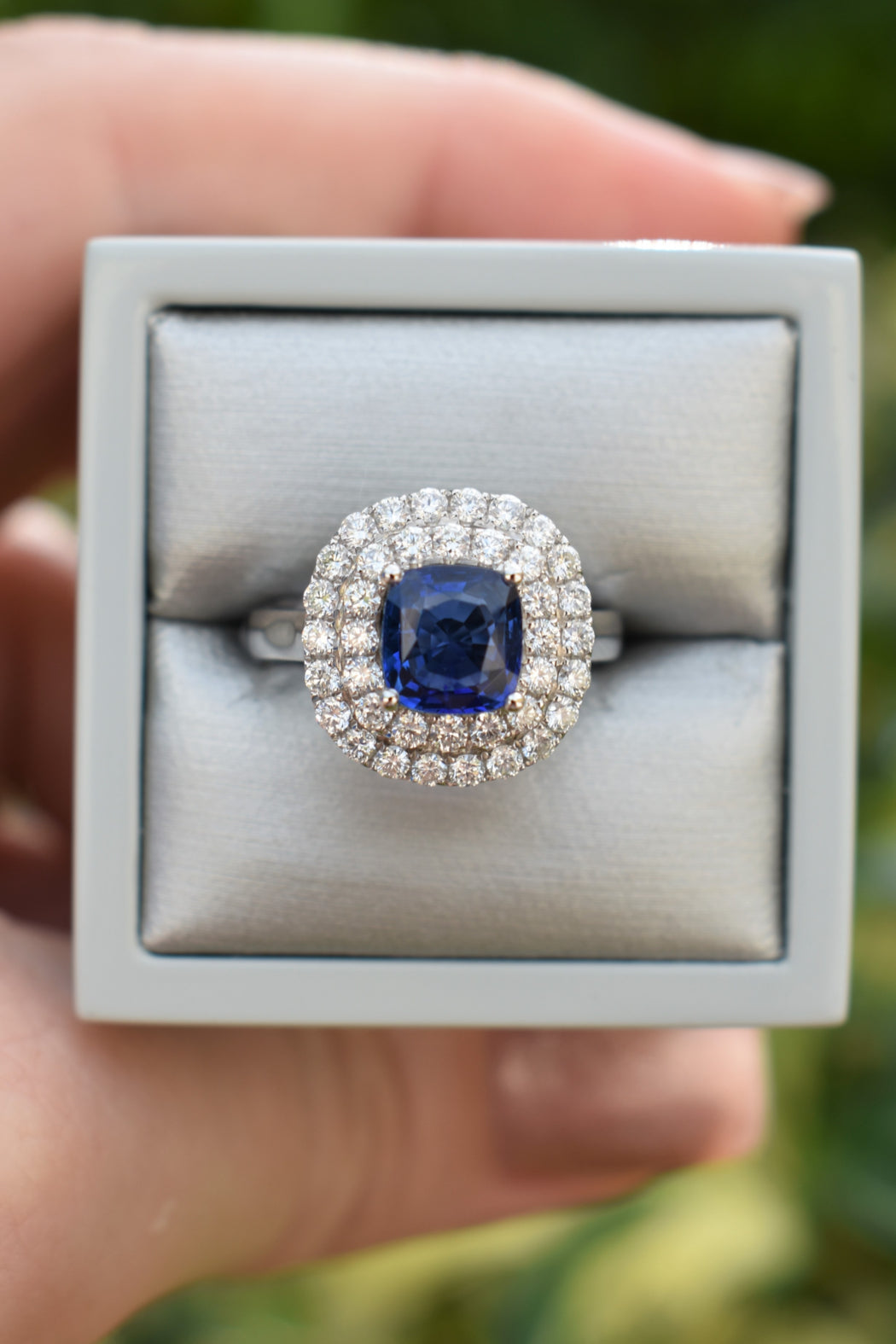 18kt White Gold Sapphire & Diamond Ring