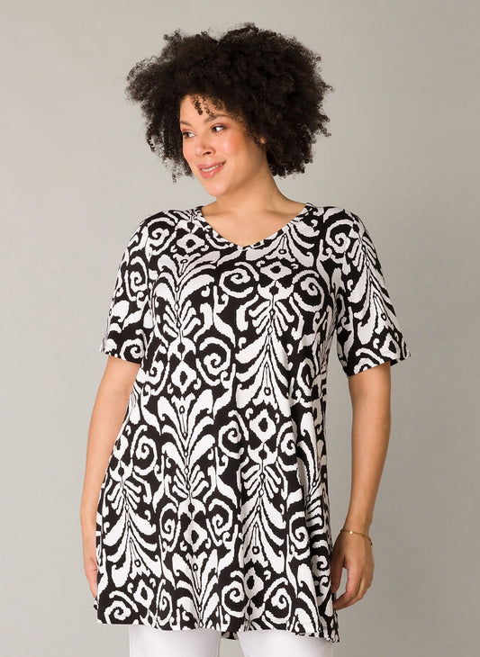 Yesta Anke Essential Black & White Tee/Tunic