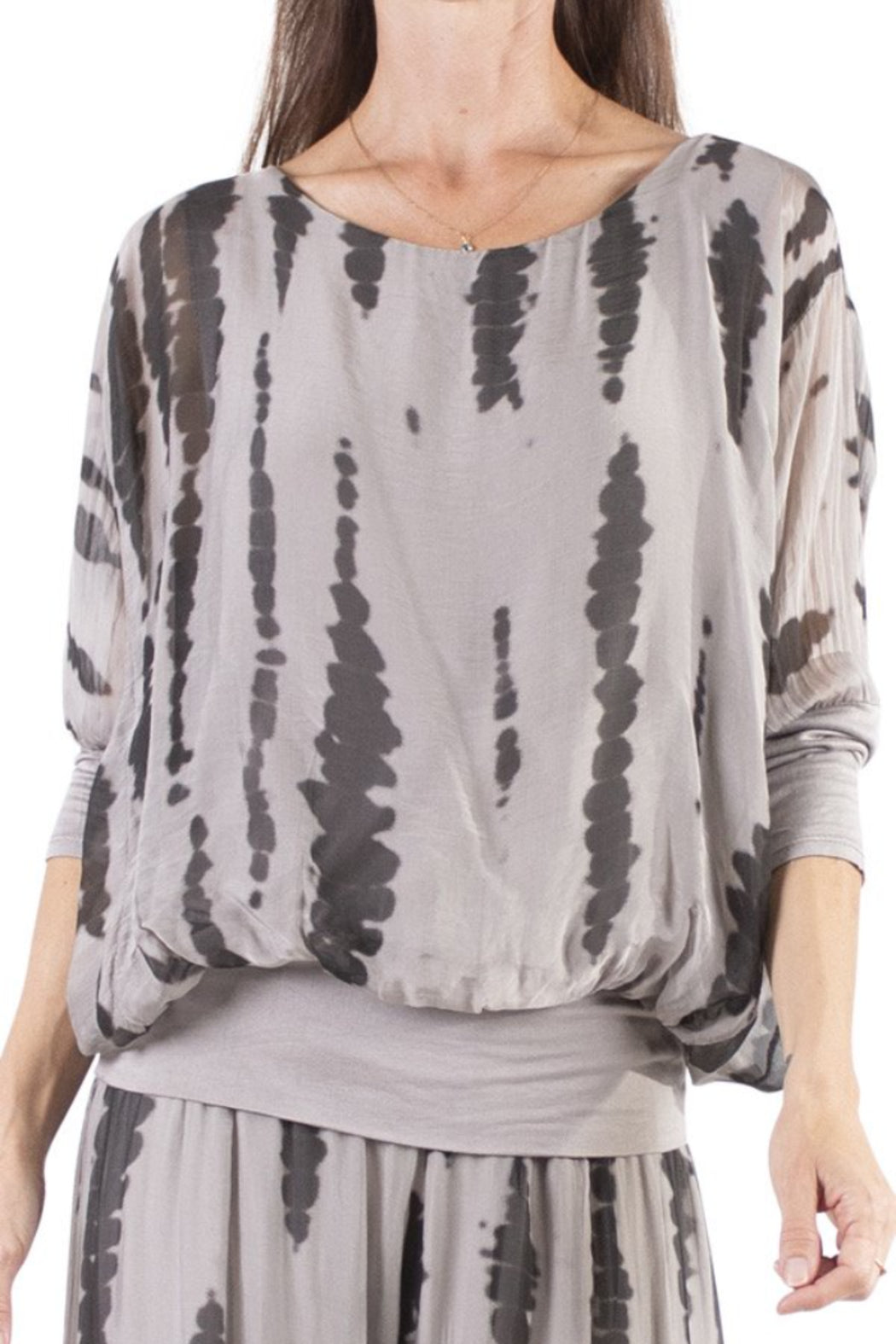 8975 Silk top with banded bottom