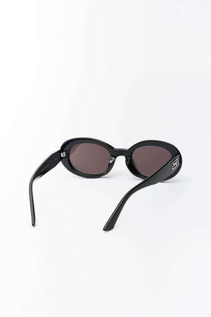 Abbie Oval Sunglasses Black/Chai Lens