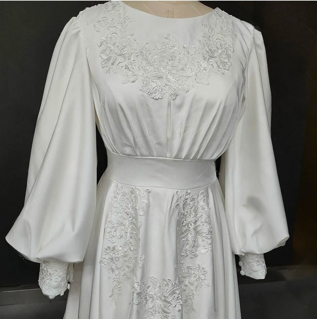 Boho Long Puff Sleeves Chiffon Round Neck Backless Appliqued Plus Size Wedding Dress
