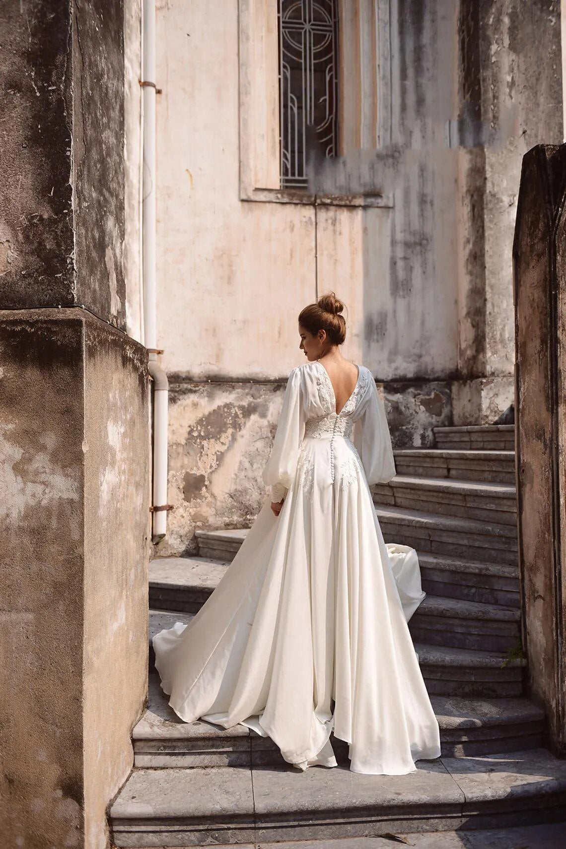 Boho Long Puff Sleeves Chiffon Round Neck Backless Appliqued Plus Size Wedding Dress