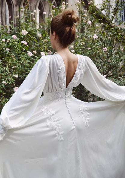 Boho Long Puff Sleeves Chiffon Round Neck Backless Appliqued Plus Size Wedding Dress