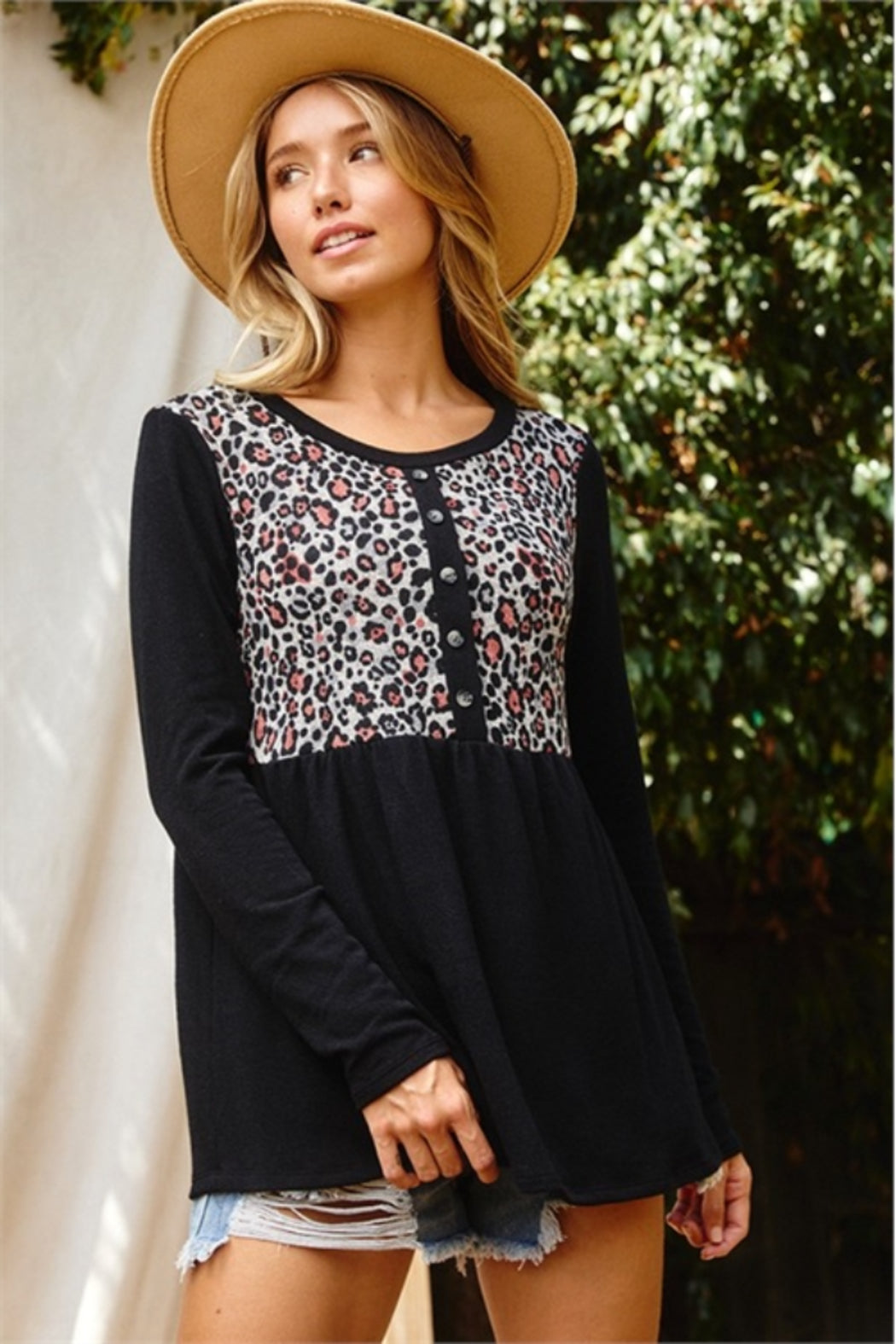ANIMAL PRINT BUTTON DETAIL TOP