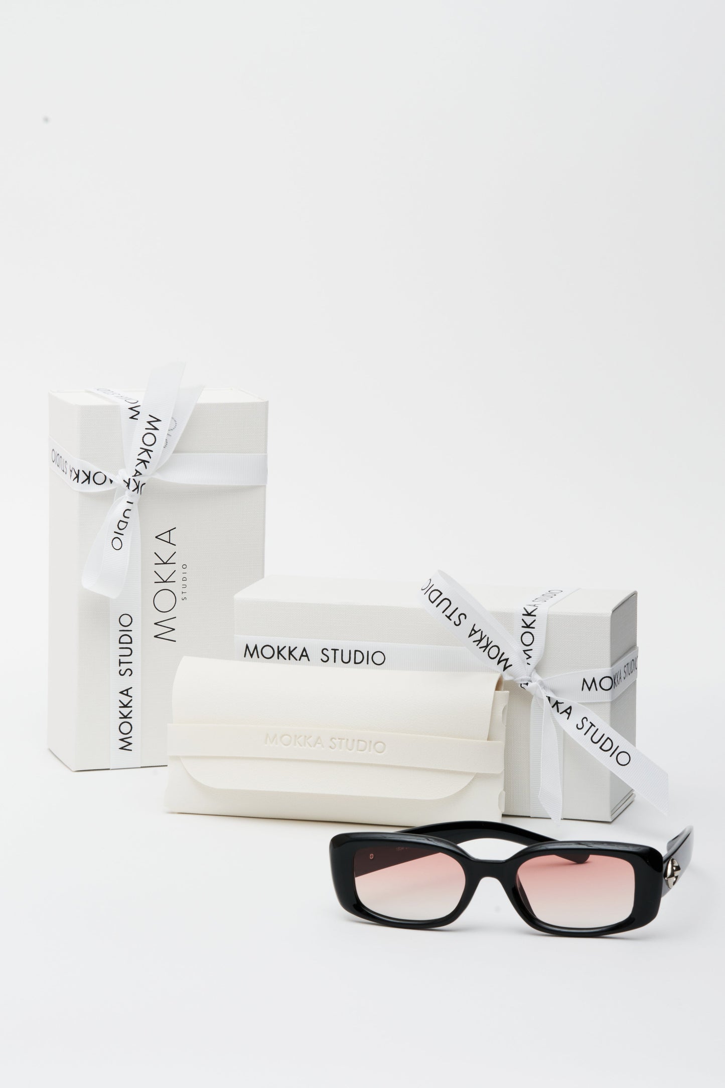 Bobby Sunglasses Black/Sunrise Lens