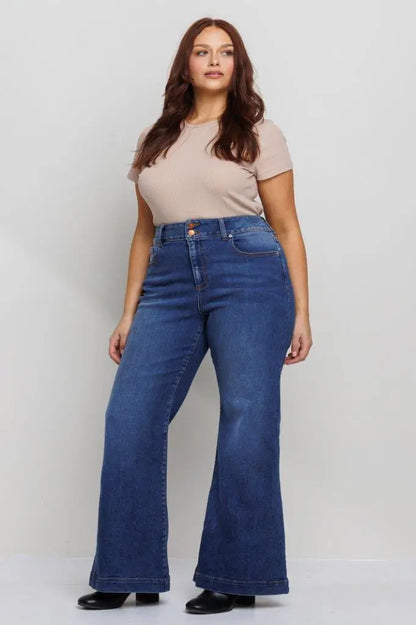 Women's Plus Size Classic Mid Rise Flare Jeans