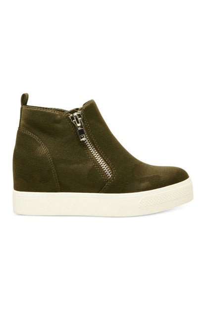 Steve Madden Wedgie