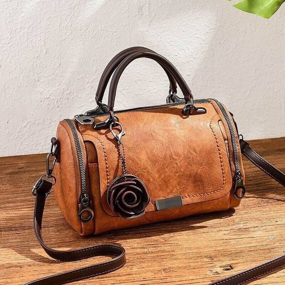 V Boston Bag