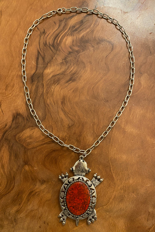 Vintage Silvertone Agate Turtle Necklace