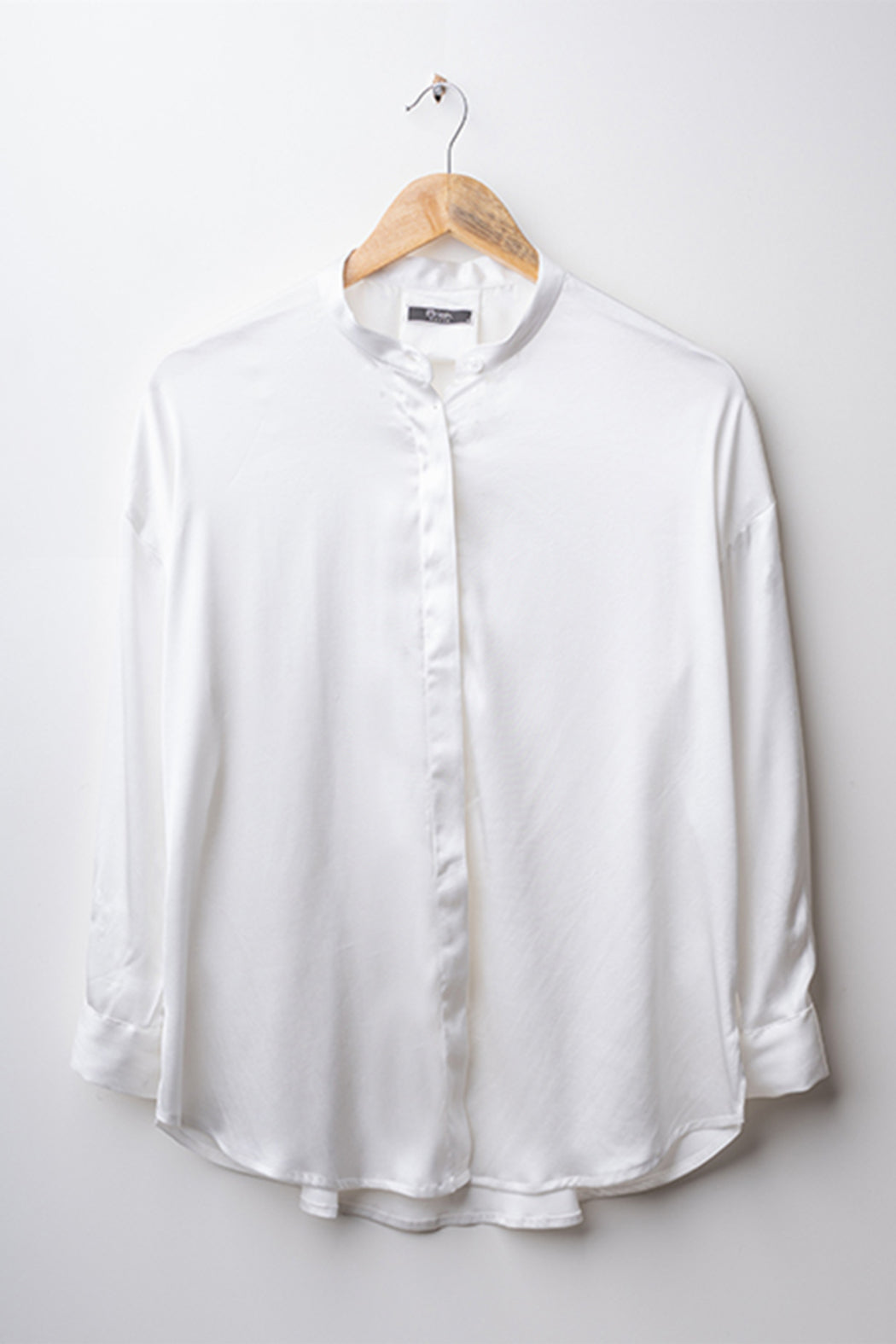 WHITE CHARM SILK BOXY SHIRT