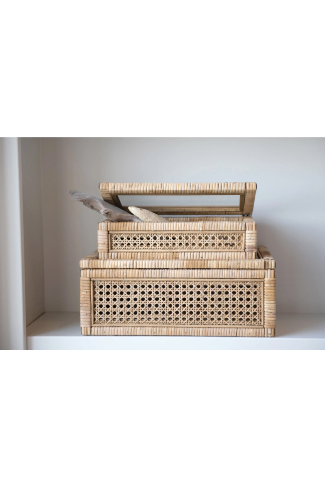 WOVEN RATTAN DISPLAY BOX (LG 14 3/4 X 9 1/2 X 5 1/4)